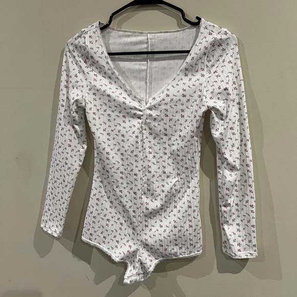 White floral pyjama romper - Picture 1 of 5